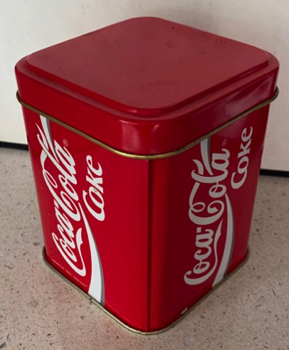 07646-3 € 3,00 coca cola voorraadblik vierkant rood wit H 12 b10